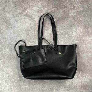 [102] SAINT LAURENT Bold Black Leather
Tote Bag